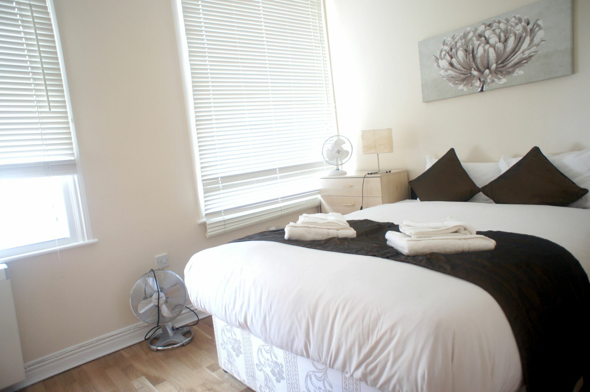 Fine Touch Apartments Лондон Экстерьер фото